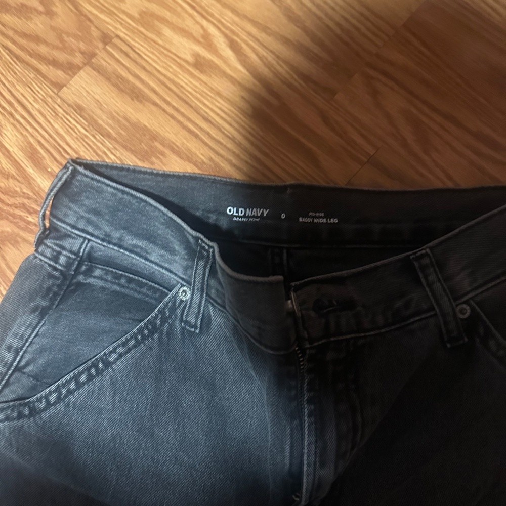 Never worn - Picture 2 of 2